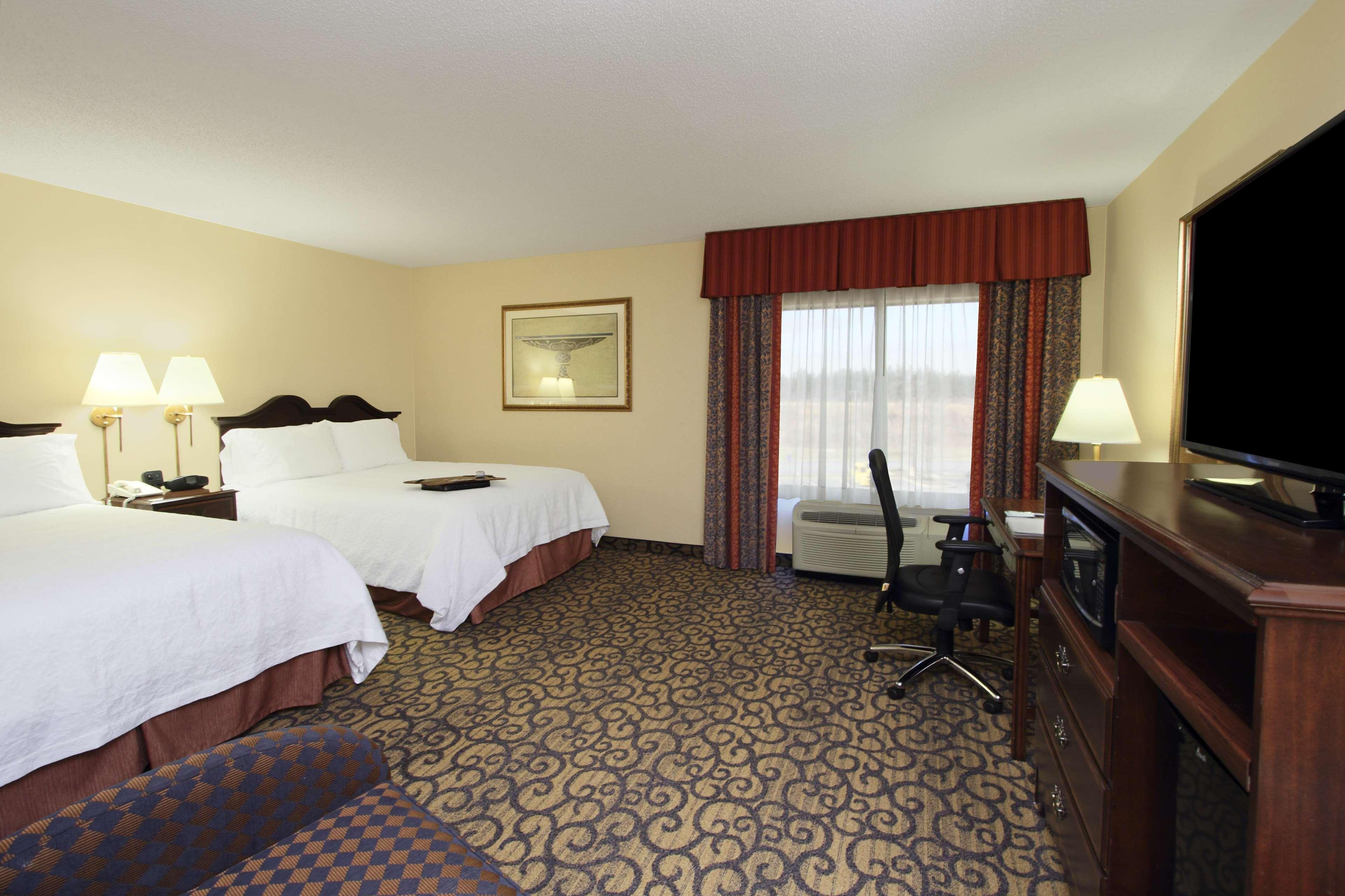 Hampton Inn Принстон Экстерьер фото