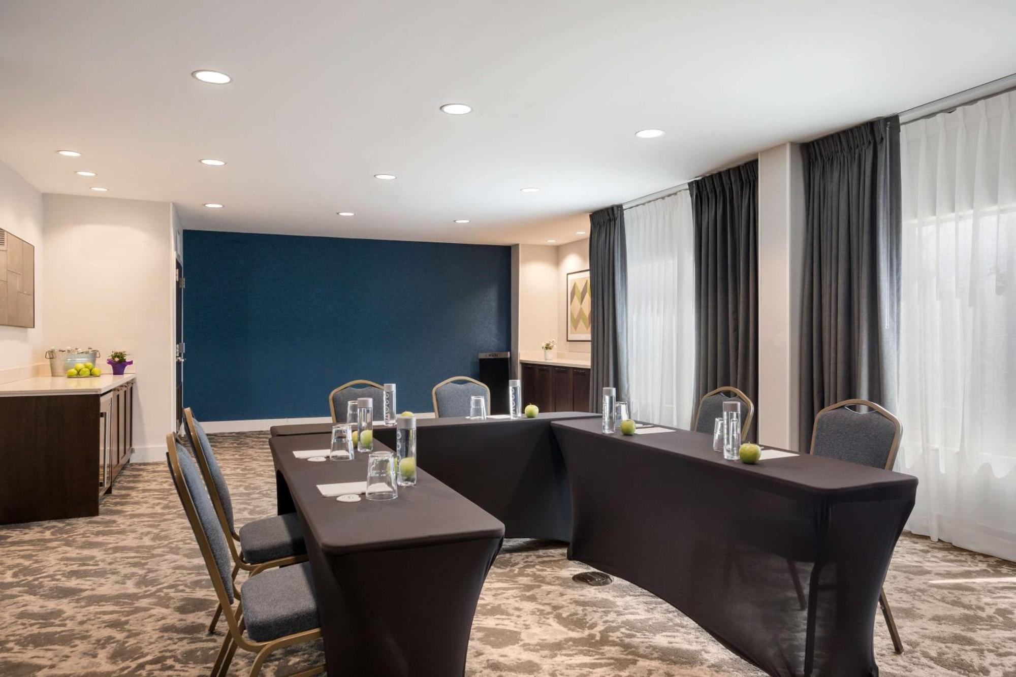 Hampton Inn Принстон Экстерьер фото