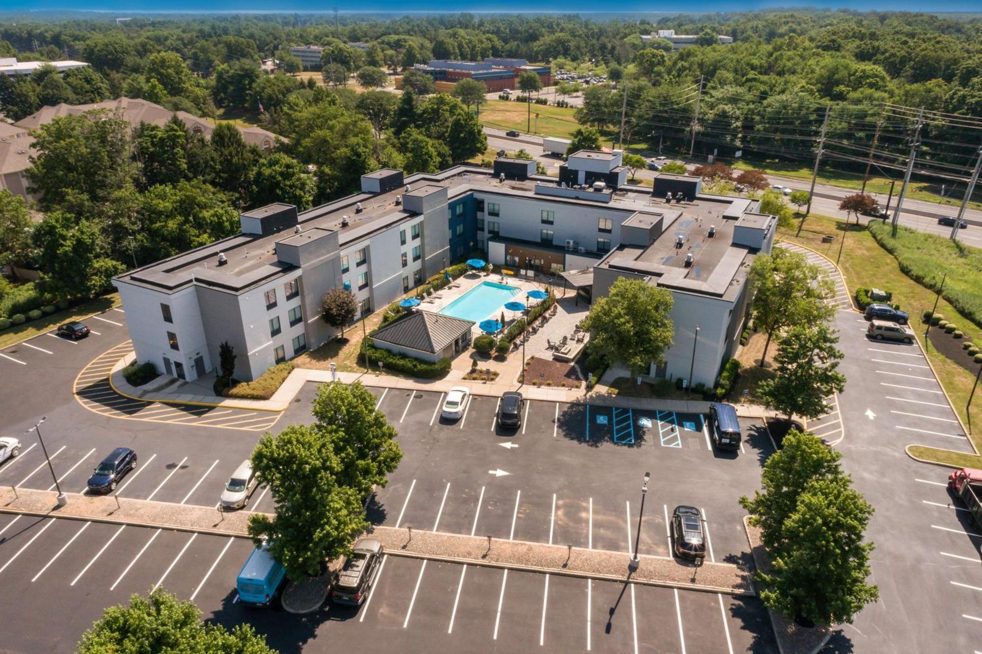 Hampton Inn Принстон Экстерьер фото
