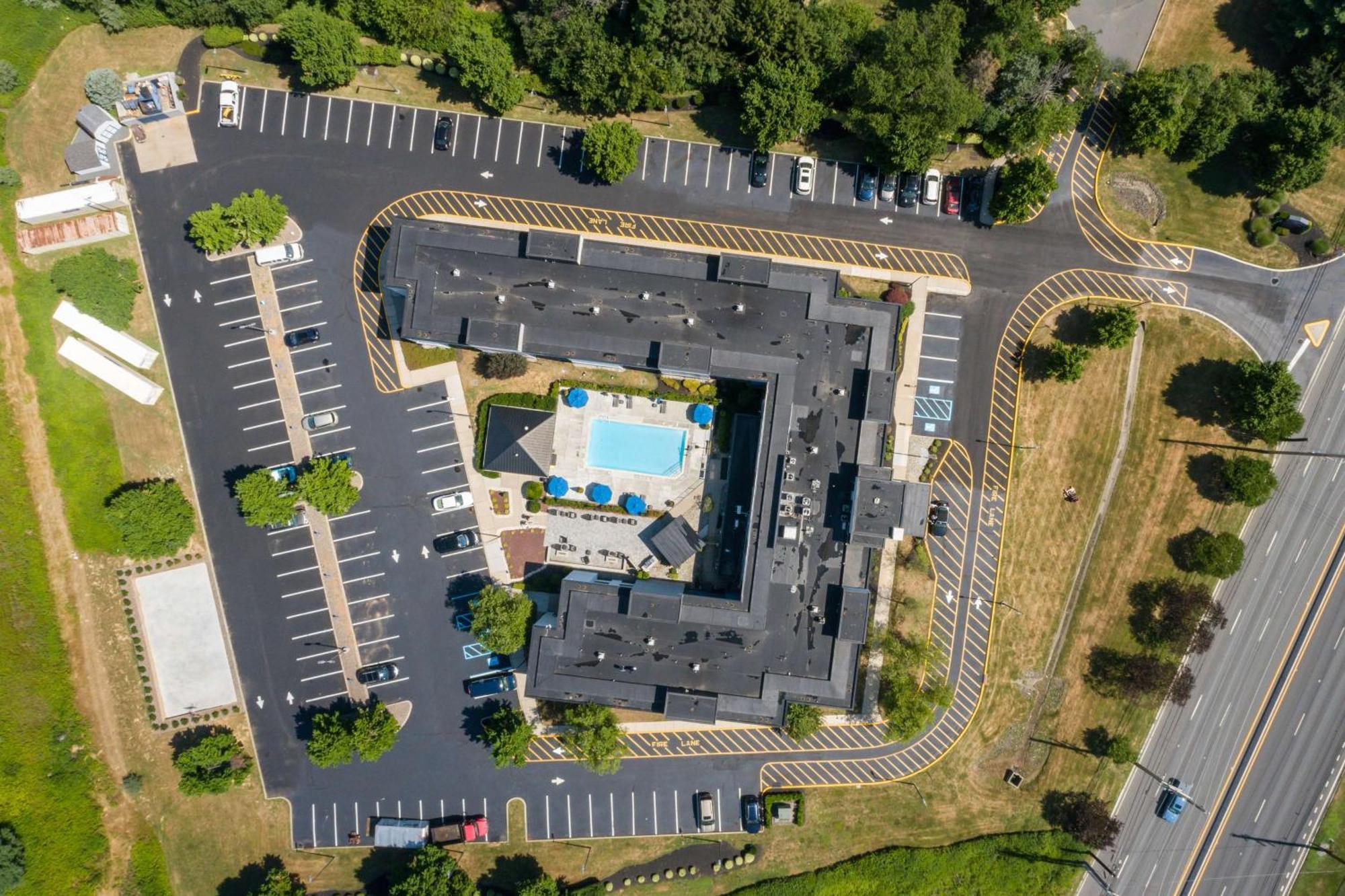 Hampton Inn Принстон Экстерьер фото